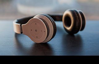 amenities_img4 Noise Cancelling Headphones